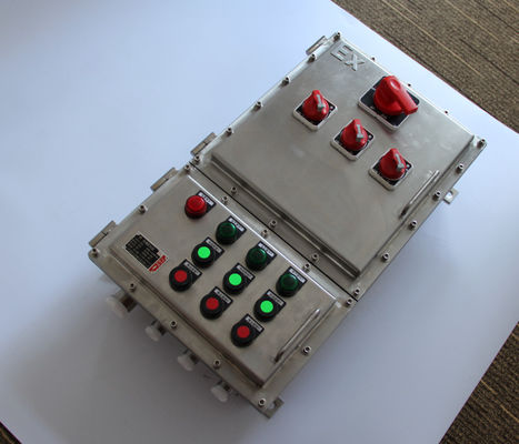 WF2 Mức giá rẻ chống phun muối bảng điều khiển chống nổ IP66 cho nền tảng dầu ngoài khơi Nhà máy hóa chất biển