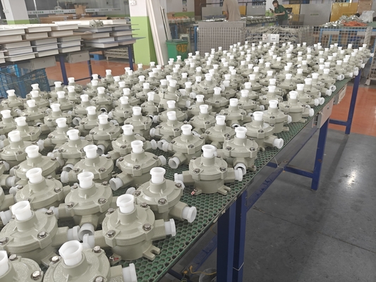 220/380VAC Hộp chống nổ Nhìn đẹp Kim loại nhôm Bức tường gắn 220/380 VAC