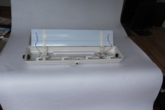 Đèn huỳnh quang chống cháy nổ CRI Ra≥70 được xếp hạng IP66 cho Khu vực nguy hiểm Loại 1 và 2