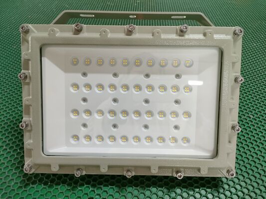 Bảo hành 5 năm toàn diện Đèn chiếu sáng công nghiệp LED khu vực nguy hiểm IP66 50-240W 140lm/W ATEX IECEx được chứng nhận khu vực 1 & 2
