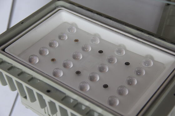 ATEX IECEx Khu vực 1 & 2 Được phê duyệt 50-240W Đèn đèn LED khu vực nguy hiểm, IP66, 140lm/W, Bảo hành 5 năm