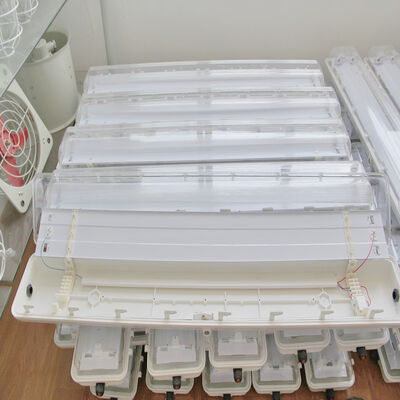 Hiệu suất phát quang 100lmw Đèn huỳnh quang chống cháy nổ Ra70 Tùy chọn chiếu sáng cho môi trường công nghiệp nguy hiểm