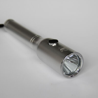 Đèn LED nhà xưởng chống cháy nổ bằng nhôm đúc áp lực, điện áp đầu vào 100-277V AC, giải pháp chiếu sáng bền bỉ cho khu vực nguy hiểm