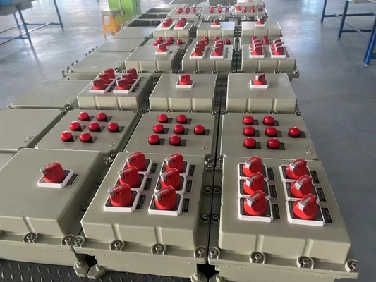 Ngành công nghiệp dầu khí / khí đốt Ex-proof IP66 hộp điều khiển chống nổ bảng điều khiển chống nổ
