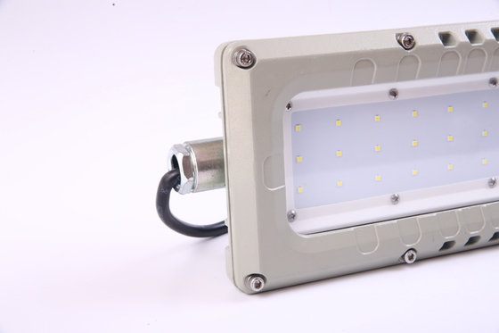 Hiệu suất tốt 50w Đèn tuyến chống nổ WF2 100lm / w Đèn huỳnh quang chống nổ với chip LED