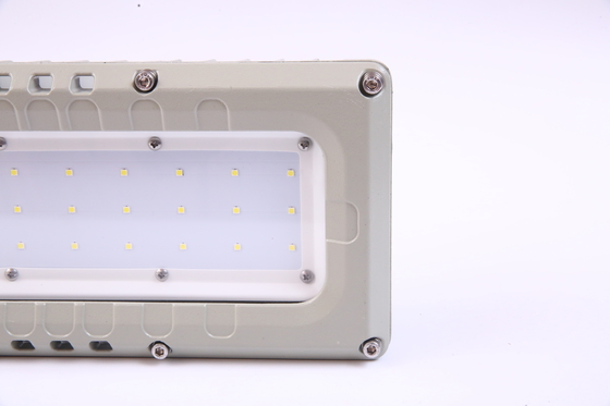 Hiệu suất tốt 50w Đèn tuyến chống nổ WF2 100lm / w Đèn huỳnh quang chống nổ với chip LED