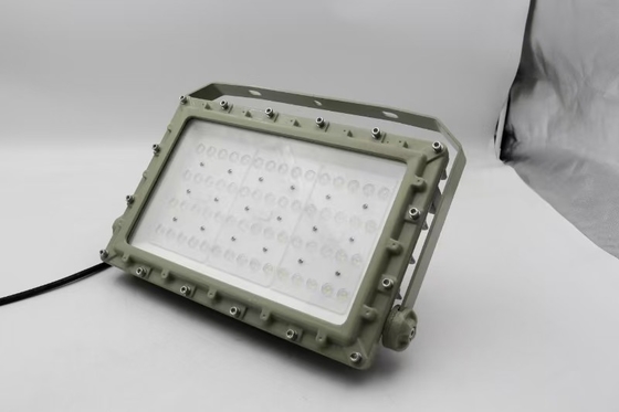Đèn đèn LED chống nổ AC100-277V điện áp 50w và mức độ bảo vệ IP66 cho khí dầu mỏ và khu vực công nghiệp