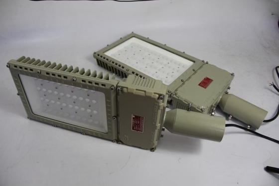 100W 130lm/W Đèn chống nổ Đèn đèn ngoài trời chống nước độ cứng cao Đèn hoạt động quy mô lớn