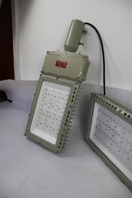 100W 130lm/W Đèn chống nổ Đèn đèn ngoài trời chống nước độ cứng cao Đèn hoạt động quy mô lớn