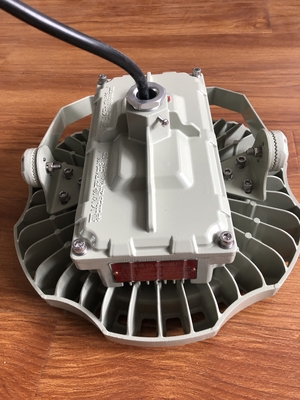 IP66 150Watt chống nổ đèn cao với hiệu suất 135lm / w cho các khu vực công nghiệp và hóa dầu