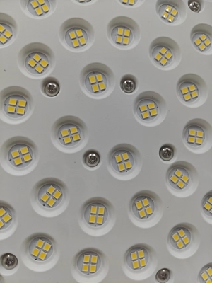 Die Casting Aluminum LED Bay Light với Bracket Mount 50000hrs Thời gian hoạt động