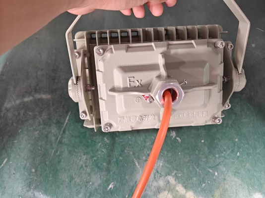 ATEX IECEx RoHS ISO9001 đèn LED chống nổ 50W cho các cơ sở thải nguy hiểm