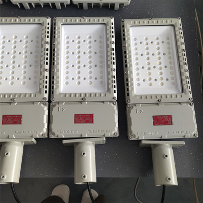 Đèn đèn đường LED chống nổ 250w cho nhà máy lọc dầu 100-277v 130lm/W được phê duyệt ATEX/IECEx/RoHS