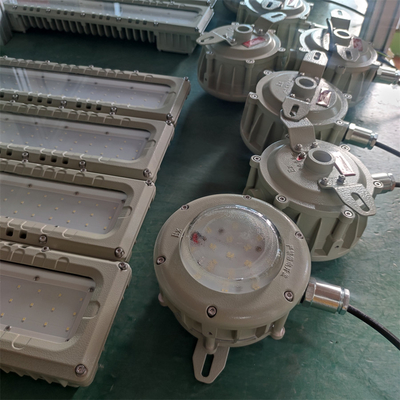 Ánh sáng tuyến tính ATEX IEC IP66 WF2 được đánh giá với đèn LED công nghiệp Đèn biển 90-295V 100Watt
