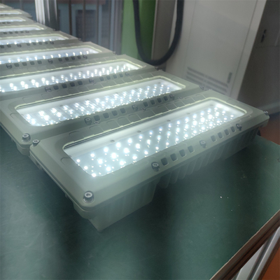 Ánh sáng LED chống cháy Ex d đánh giá 50-90W IP66 WF2 Trần nhà / Cây treo / Phân gắn