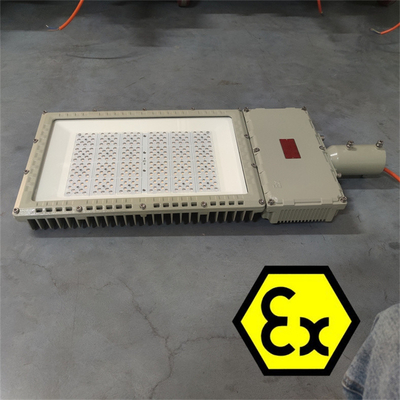 ATEX 220V 380V Đèn LED chống nổ Hàm thủy chất lượng nhôm IP66 WF2 Cho ngành công nghiệp dầu khí