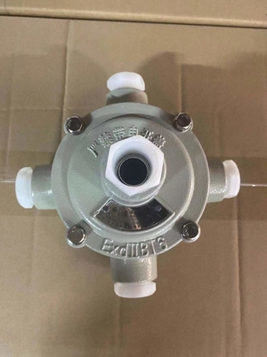 IP66 chống nước chống nổ hộp kết nối tường G1/2 Cable Entry với chống nước