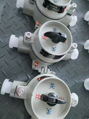 Chuyển đổi chống ăn mòn bằng nhôm lớp biển IP66 chống nổ cho lắp đặt bề mặt