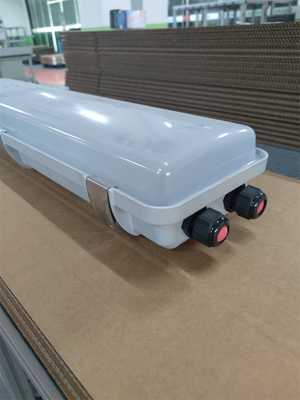 2*18w/2*36w Áo huỳnh quang chống nổ IP66 WF2 Mức độ bảo vệ CRI cao Ra≥70