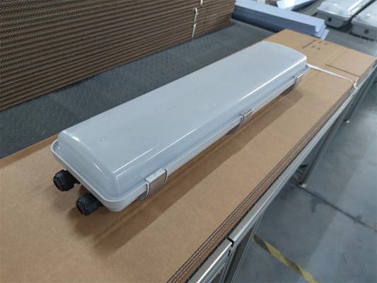 2*18w/2*36w Áo huỳnh quang chống nổ IP66 WF2 Mức độ bảo vệ CRI cao Ra≥70