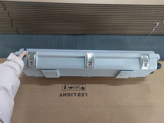 2*18w/2*36w Áo huỳnh quang chống nổ IP66 WF2 Mức độ bảo vệ CRI cao Ra≥70