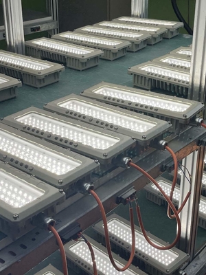 Đường thẳng lớp 1 Div 1 đèn LED chống nổ đèn lũ 100w Ip66 đường hầm chống nước