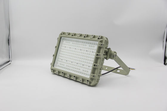 Đèn pha LED chống cháy nổ – Tiết kiệm năng lượng, xếp hạng IP66 cho nhà máy hóa chất và giàn khoan ngoài khơi