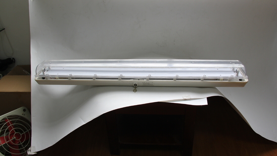 Đèn tuyến tính LED chống cháy nổ chống thấm nước cho giàn khoan dầu, nhà máy hóa chất và trạm xăng – Chứng nhận ATEX/IECEx/CNEX, Tiết kiệm năng lượng, Bền bỉ, Dễ lắp đặt