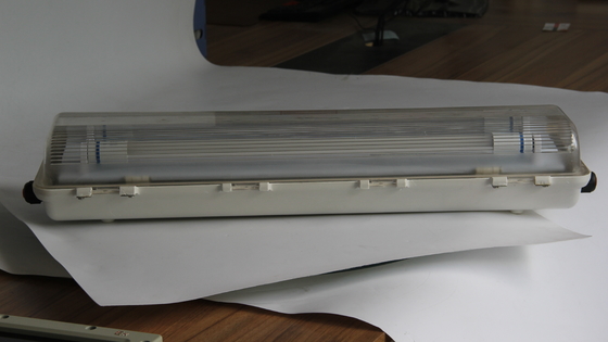 Đèn tuyến tính LED chống cháy nổ chống thấm nước cho giàn khoan dầu, nhà máy hóa chất và trạm xăng – Chứng nhận ATEX/IECEx/CNEX, Tiết kiệm năng lượng, Bền bỉ, Dễ lắp đặt