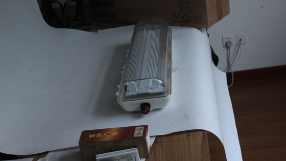 Đèn tuyến tính LED chống cháy nổ chống thấm nước cho giàn khoan dầu, nhà máy hóa chất và trạm xăng – Chứng nhận ATEX/IECEx/CNEX, Tiết kiệm năng lượng, Bền bỉ, Dễ lắp đặt