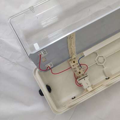 Đối với các khu vực nguy hiểm Các nhà máy hóa chất dầu khí khai thác mỏ Các cơ sở biển chống nổ Ánh sáng LED tuyến tính Hạng công nghiệp IP66 Ánh sáng Thiết kế tiết kiệm năng lượng giảm độ bền 0,6/1,2m ATEX/IECEx/CNEX