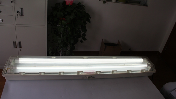 Đèn LED tuyến tính chống cháy nổ ATEX/IECEx/CNEX – Đèn chiếu sáng cấp công nghiệp cho các khu vực nguy hiểm, Tiết kiệm năng lượng, IP66, Tùy chọn công suất & nhiệt độ màu tùy chỉnh
