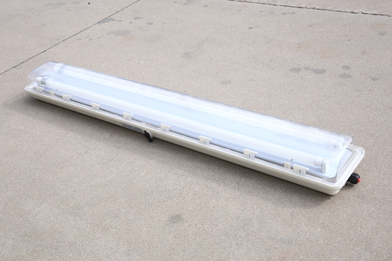 ATEX 1200mm chiều dài 2 * 18w ống kép chống nổ dẫn ánh sáng tuyến tính cho Khu vực 1 và 2, Khu vực 21 và 22