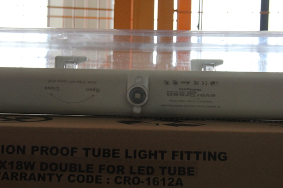 ATEX/IECEx/CNEX Chất cố định LED khu vực nguy hiểm được phê duyệt, được xếp hạng IP66, bảo hành 5 năm, công suất và kích thước có thể tùy chỉnh