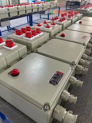 Chuyển đổi chống nổ 10A 2 Cáp Cáp Cấu hình 9mm 13mm Thích hợp cho bầu khí quyển nổ và môi trường công nghiệp