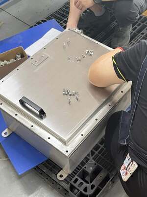 Hộp nối chống cháy nổ bằng thép không gỉ 304/316 tùy chỉnh, đầu vào cáp M20, chứng nhận Atex