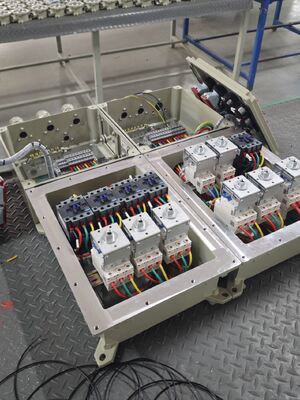 Tủ điều khiển chống ăn mòn IP 65 380V, chống cháy nổ, bảng điều khiển cầu dao chống cháy nổ