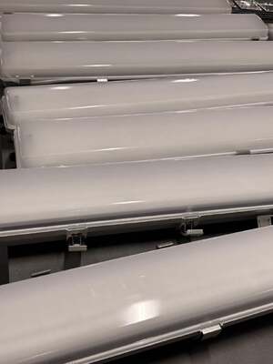 Đèn tuyến tính khu vực nguy hiểm IP66 Xếp hạng môi trường WF2, Đèn dải được chứng nhận Ex Tb IIIC T80°C Db cho nhà máy công nghiệp hóa dầu