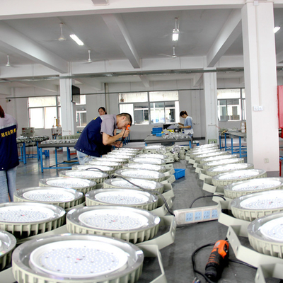 Tiết kiệm năng lượng Đèn cao chống nổ bền cho trạm xăng Nhà máy hóa dầu IECEx / ATEX được chứng nhận