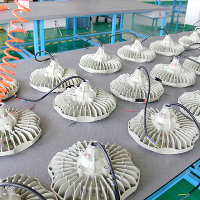 Tiết kiệm năng lượng Đèn cao chống nổ bền cho trạm xăng Nhà máy hóa dầu IECEx / ATEX được chứng nhận