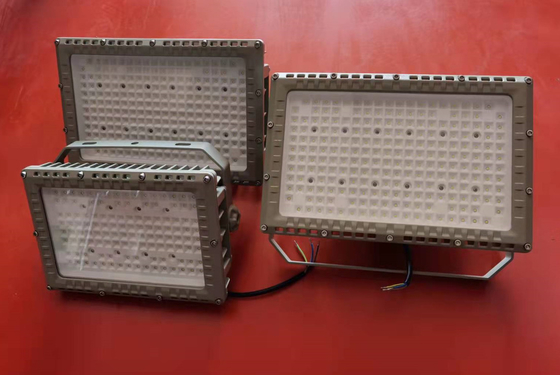 135lm/w Đèn chống cháy Đèn phòng ngập Nhà kho trạm xăng Nhà máy hóa chất Ip66 50-240W