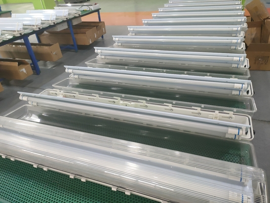 Phòng chống ăn mòn nổ Đèn huỳnh quang 120-140° góc 600/1200mm Đèn tuyến chống nổ