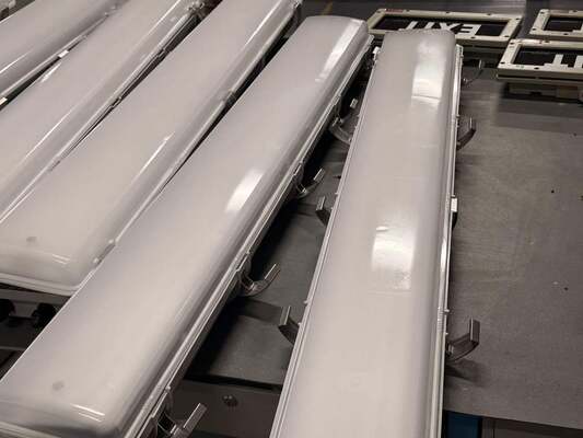 Đèn tuyến tính chống cháy nổ IP66 WF2 Tiêu chuẩn chống chịu thời tiết, Ex Tb IIIC T80°C Db Dùng cho khu vực nhà máy hóa chất